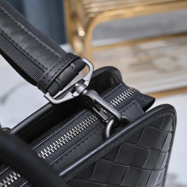 Men Fashion Leather Personality Woven Portable Briefcase Business Large Capacity Travel Black Zipper Laptop Bag for A4 Magazine